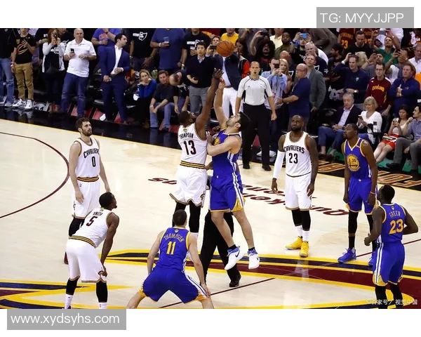 2016年NBA总决赛第三场骑士勇士激战回顾与精彩瞬间分析